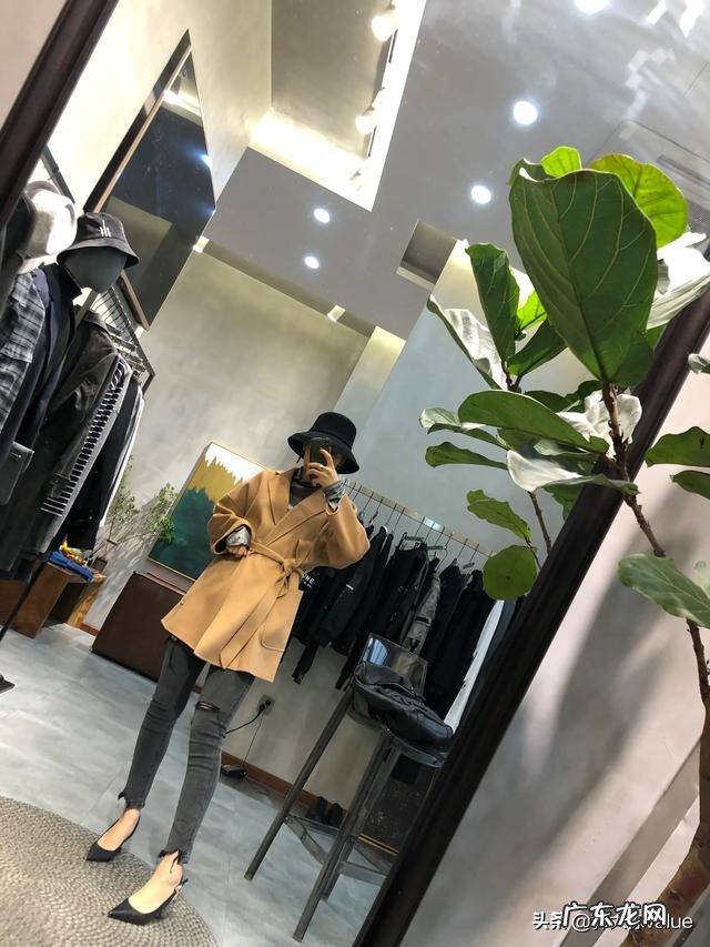 单一的服装店除了卖服装,还能卖点什么?