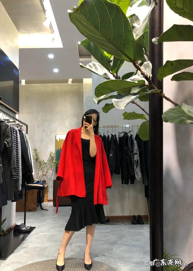 单一的服装店除了卖服装,还能卖点什么?