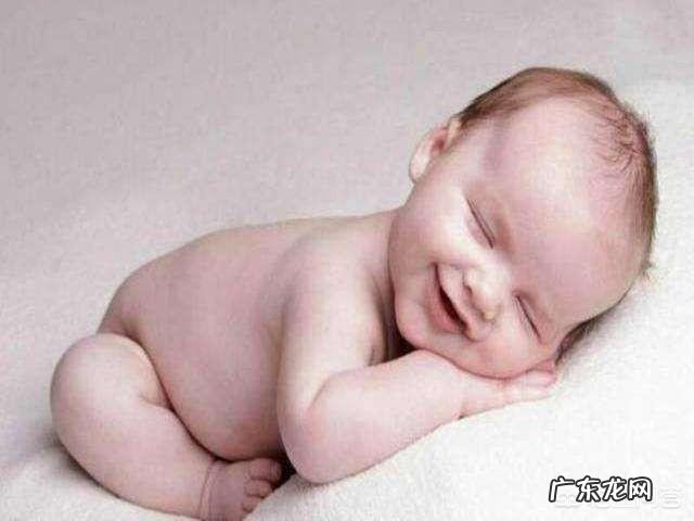 二十多天的新生儿，每顿吃多少毫升的奶合适