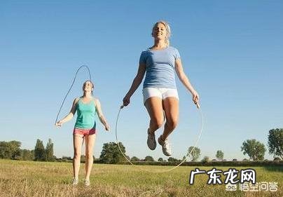 一天跳绳一万次一个星期能减肥多少斤?