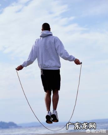 跳绳后瘦腿拉伸动作 有没有跳绳瘦下来的帅哥美女，请问你们如何拉伸小腿的？