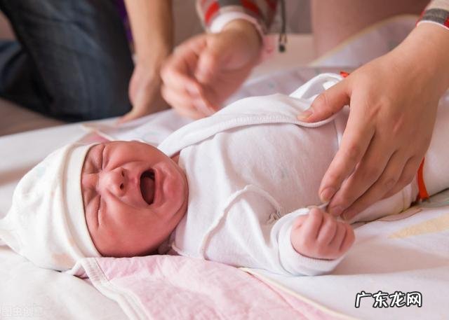 新生儿出现什么症状是不正常的-新生儿6种看似异常表现