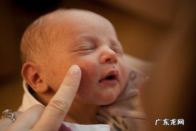 新生儿护理的三勤四不-新生儿护理三勤三放