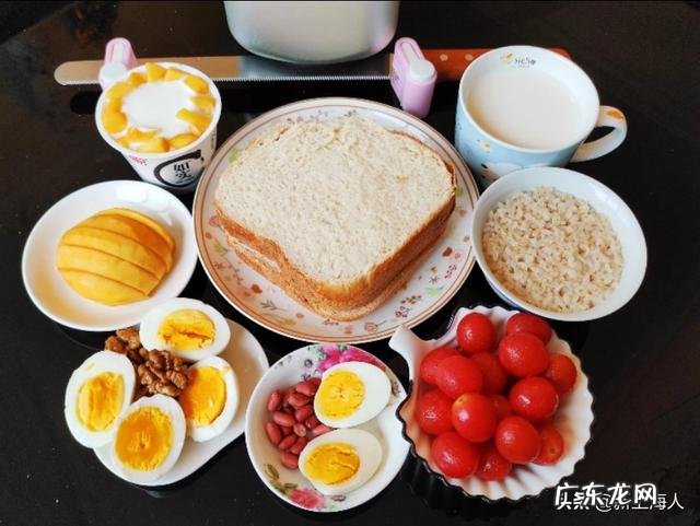 你觉得早餐吃什么健康，牛奶面包还是稀饭馒头