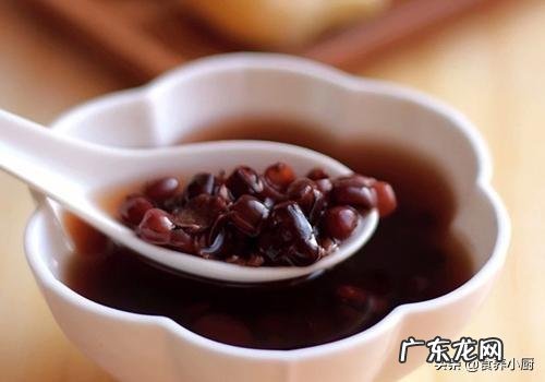 红豆绿豆黑豆黄豆什么最有营养 黄豆绿豆经常吃，为何吃黑豆的人很少？到底谁的营养价值高？