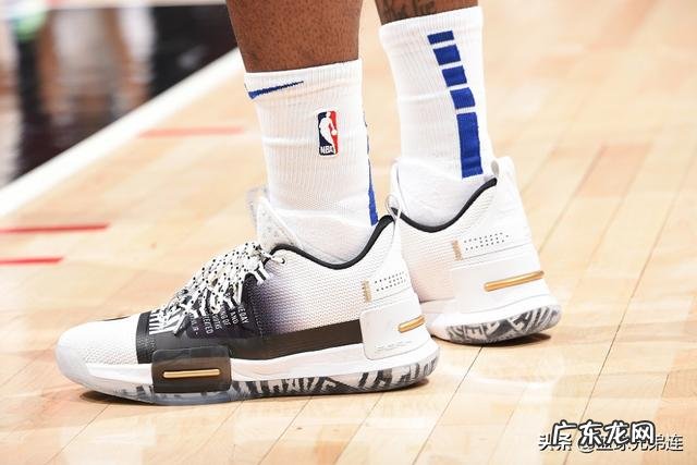 有什么好点的篮球鞋,价格在三到四百多之间?