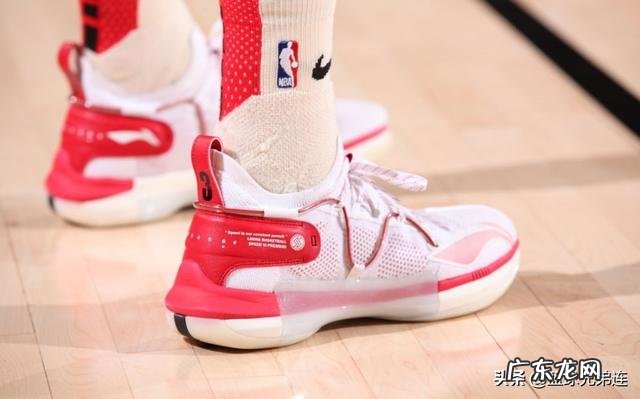 有什么好点的篮球鞋,价格在三到四百多之间?