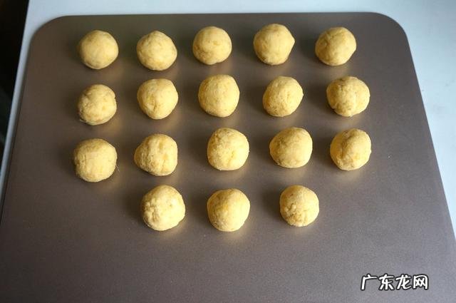 用红薯怎么做的甜点小零食 红薯可以做出什么美味的甜点？