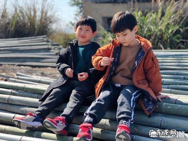 头皮屑是怎么产生的，是因为压力太大吗？