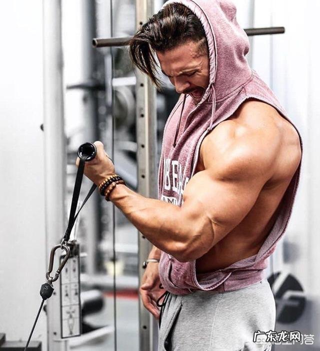 为什么运动一段时间体重会增长,不运动反而下降,吃的没有变化?