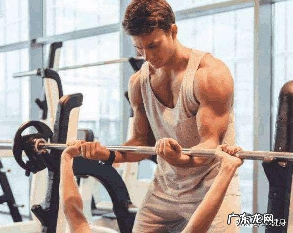 为什么运动一段时间体重会增长,不运动反而下降,吃的没有变化?