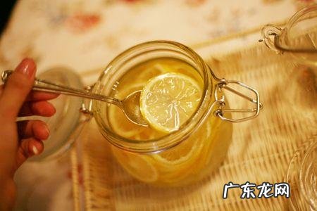 喝蜂蜜水有什么功效?功效明显吗?