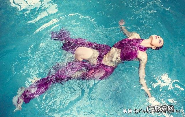 一天练习300次卷腹训练,持续2个月,能练出腹部肌肉吗?