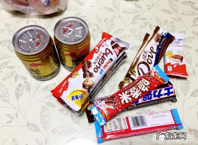 顺产的时候,宝宝是靠自己的力气爬出来的,还是母体挤出来的?