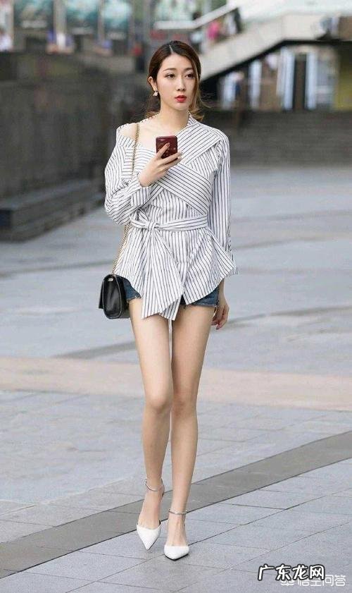 夏天穿热裤配短丝袜好不好看?