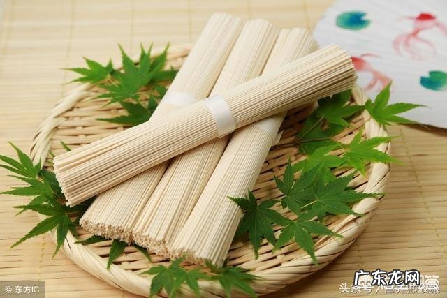 一个人常年只吃馒头面条而不吃其他食物,身体会有什么变化?