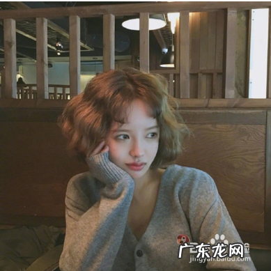 最简单好看的围巾织法 今年最流行的围巾织法