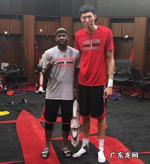 姚明队友 周琦单挑海耶斯能赢吗?