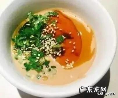 重庆麻辣火锅蘸酱 你觉得吃麻辣火锅蘸麻酱是种什么感觉?