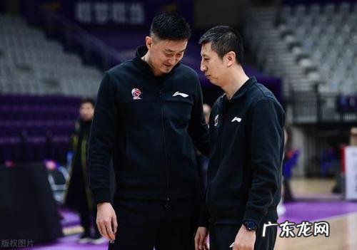 夏天到了,如何让一个200斤的胖女孩穿出时尚来?