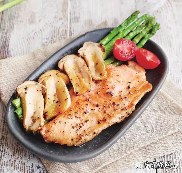 为什么减肥健身必须吃鸡胸肉?