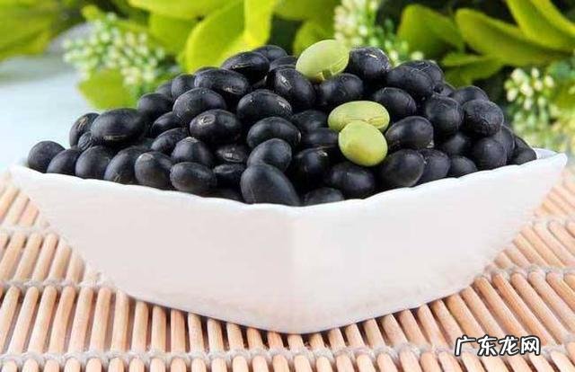 红豆、绿豆、黑豆、花生、莲子、薏仁米放在一起吃，可以吗？
