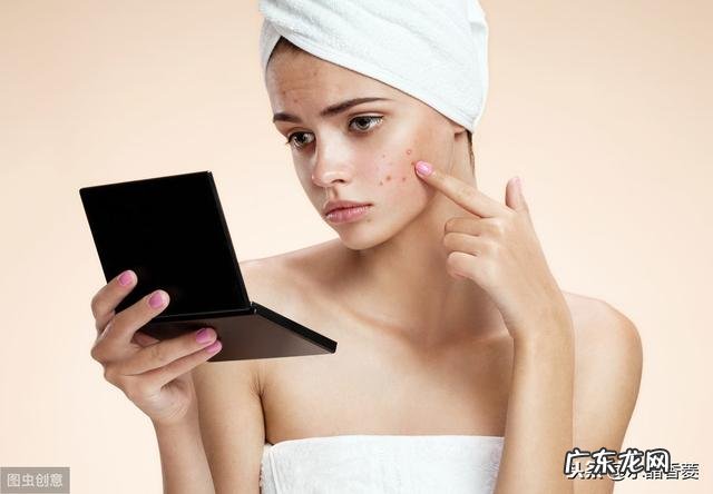 毛孔痘坑疤痕怎么去除 请问这种痘坑疤痕、毛孔粗大怎么祛除呢?