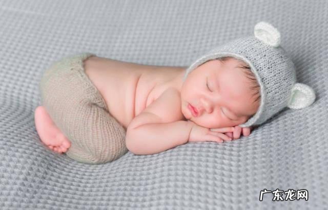 新生儿第一天禁忌比报喜还重要-新生儿报喜文案幽默