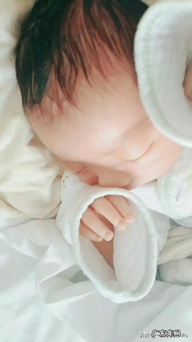 生孩子当天体重掉了15斤,属于正常范围吗?坐月子如何瘦肚子?