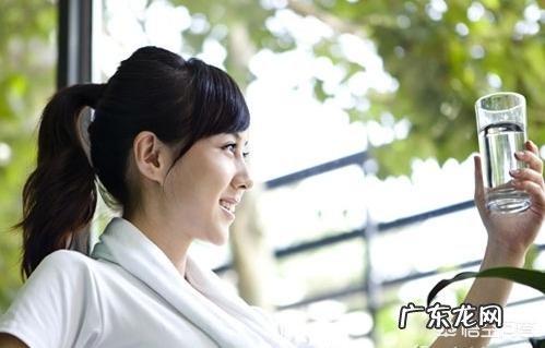 晨起喝一杯水是好习惯,但喝什么水更健康呢?