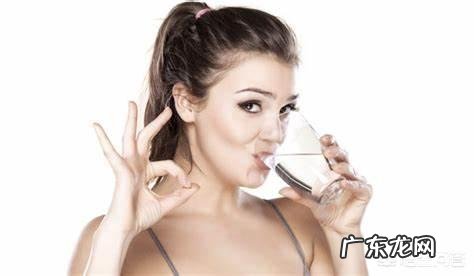 一喝水就有尿的人和喝水多没尿的人,谁更健康尿多是肾不好吗