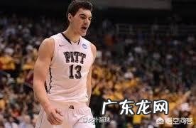 名记认为：鹈鹕交易得到亚当斯是一个糟糕的决定，你怎么看？