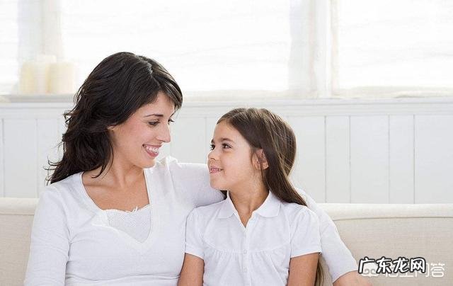 对于diyi次来月经的女生,该怎么对她说?