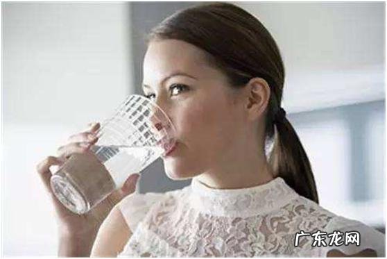 吃饭时喝水有助于减肥吗？