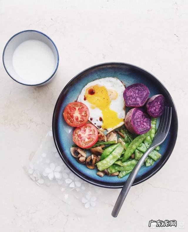 减肥期间吃完饭还一直想吃东西,该怎么办?