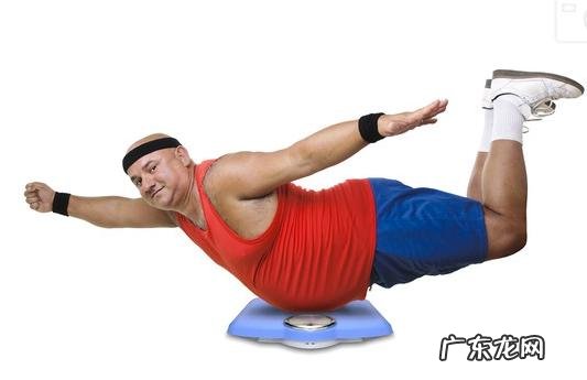 减肥晚饭不吃主食,喝白酒吃凉拌菜行吗?