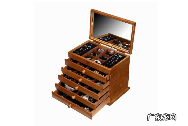 朋友订婚空手去好吗 订婚礼物排行榜