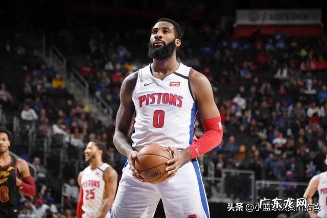 前雷霆双中锋坎特与亚当斯哪个能力强?