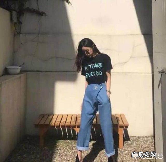 阔腿牛仔裤怎样搭配最好看?