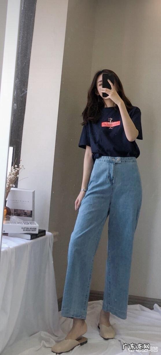 阔腿牛仔裤怎样搭配最好看?