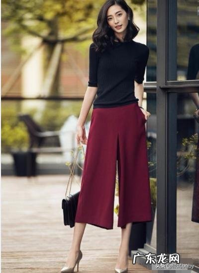 阔腿牛仔裤怎样搭配最好看?