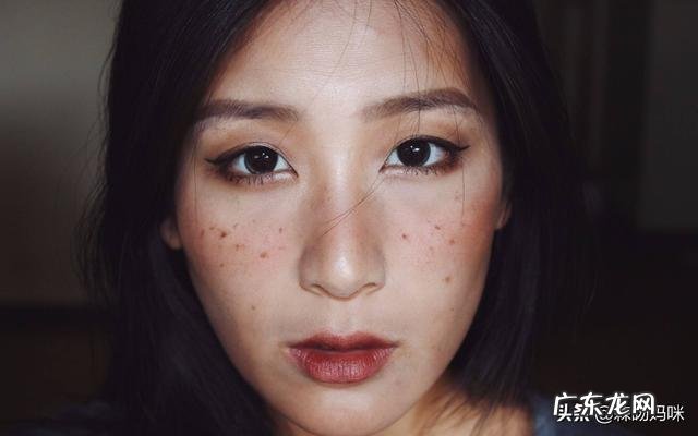 产后用什么护肤，生了孩子脸上就有斑了，用什么护肤品祛斑好呢？