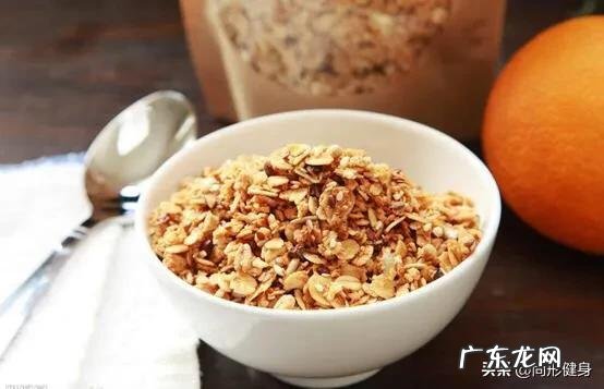 减脂,但不是极端的减脂,每天5公里运动量可以摄入多少碳水?