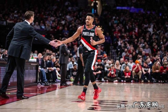 有什么适合后卫穿的篮球鞋,体重轻,在700元以下