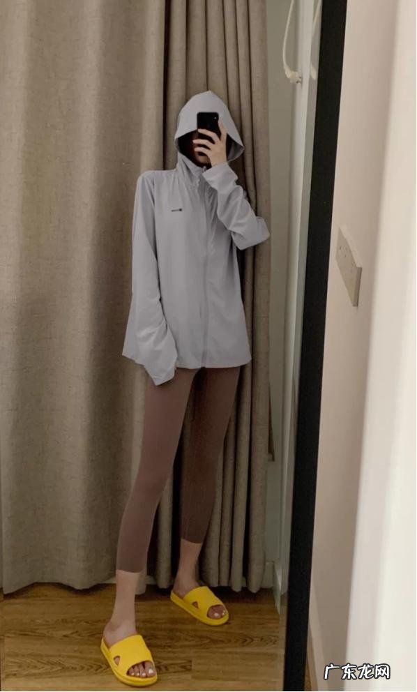 把脸放到热水中浸泡几分钟？