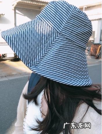 把脸放到热水中浸泡几分钟？