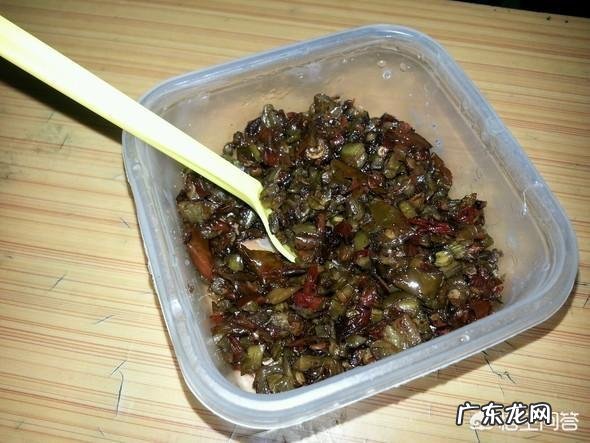 邻居老人晨起排便，一小时后中风倒地，排便时什么事不能做？