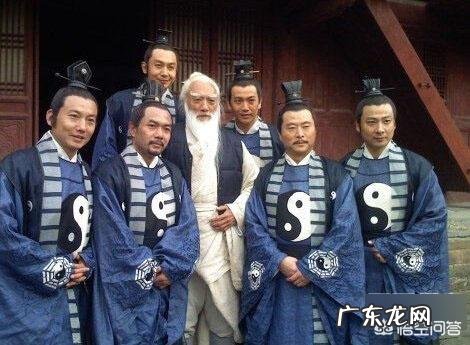 怎样将毛衣搭配出时尚感？