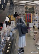 怎样将毛衣搭配出时尚感？