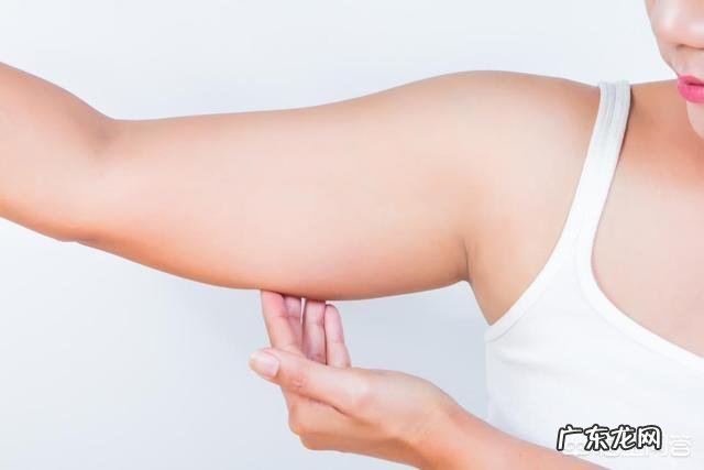 如何在一个月内减掉蝴蝶袖?